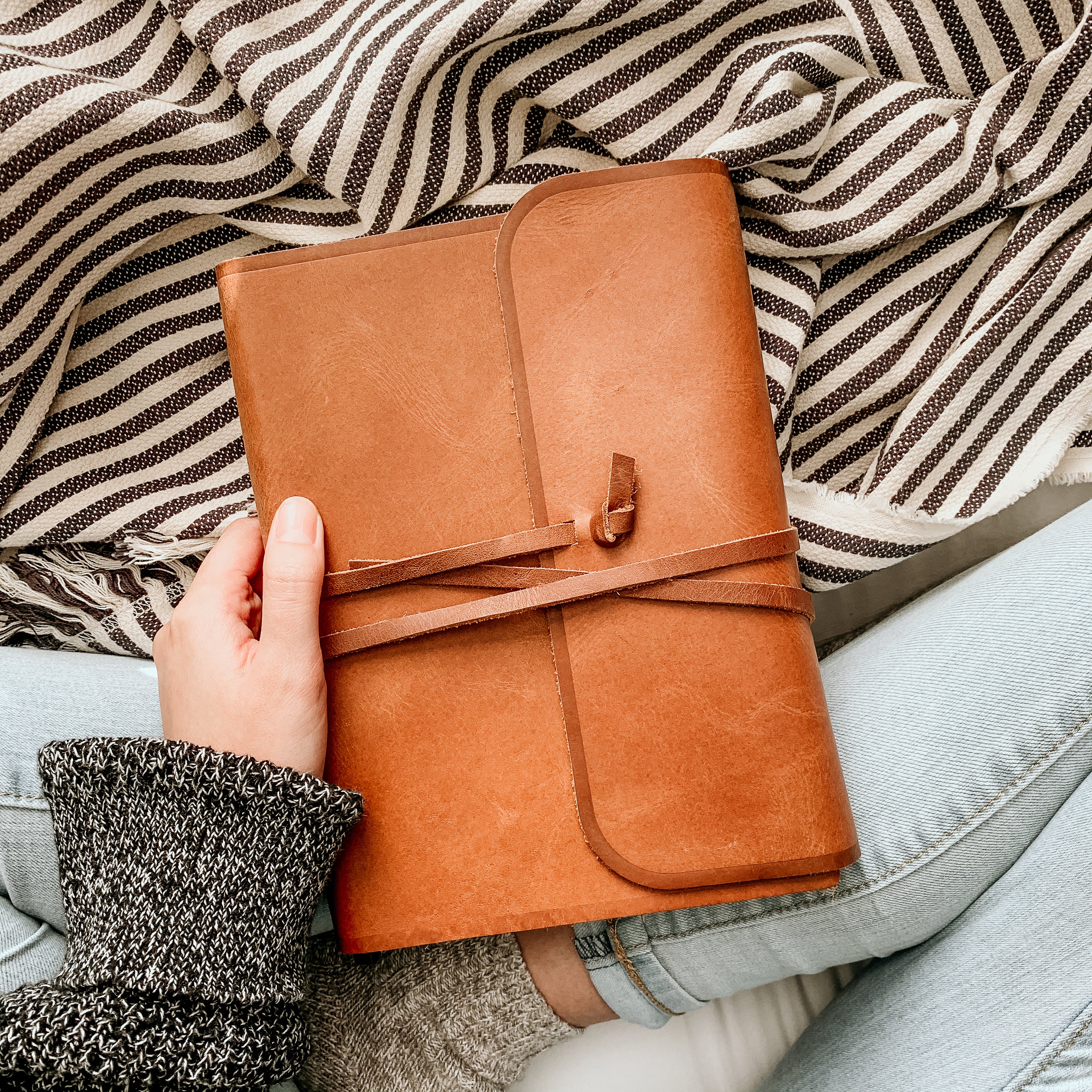 ESV Single Column Large Print Journaling Bible® - Brown Natural Leather w/ Flap with Strap - Image 5